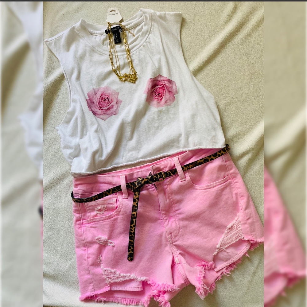 American Eagle short women’s hot pink